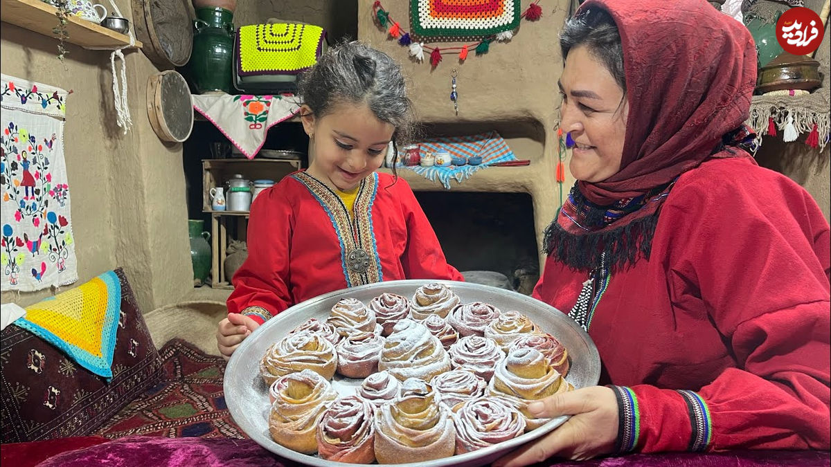 (ویدئو) غذای روستایی در ایران؛ پخت نان قرمز و زرد با سیب و لبو