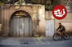 همه‌ی ایران دوست دارند ساعت‌ها پشت این در معطل بمانند
