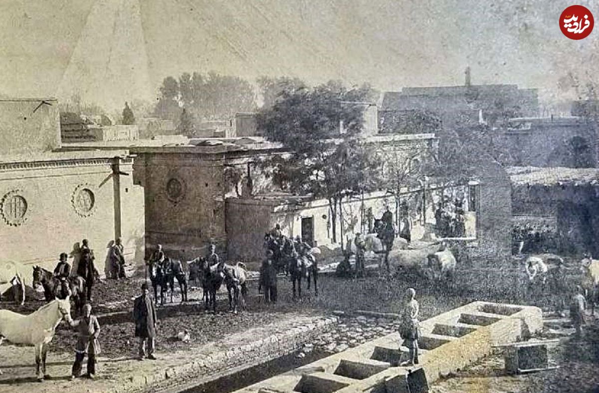 عکس؛ سفر در زمان؛ جمعی مردانه در یک تفرجگاه در تهران؛ دوران قاجار