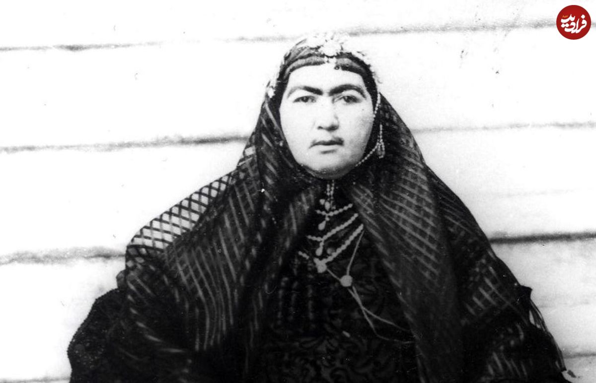 عکس؛ سفر به تاریخ؛ اسبسواری «انیسالدوله، سوگلی ناصرالدینشاه» با چادر و روبنده در فیروزکوه