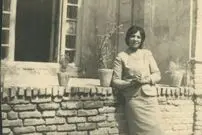 عکس؛ سفر در زمان؛ «تاج ایران، نتیجه ناصرالدین شاه در کنار آرمگاه فردوسی»؛ سال 1315