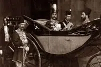 عکس| سفر زمان؛ مردانی که کارشان دویدن دنبال کالسکۀ ناصرالدین شاه بود