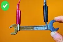 (ویدئو) 10 ترفند عالی برای تعمیر عینک، زیپ لباس و لامپ LED در خانه