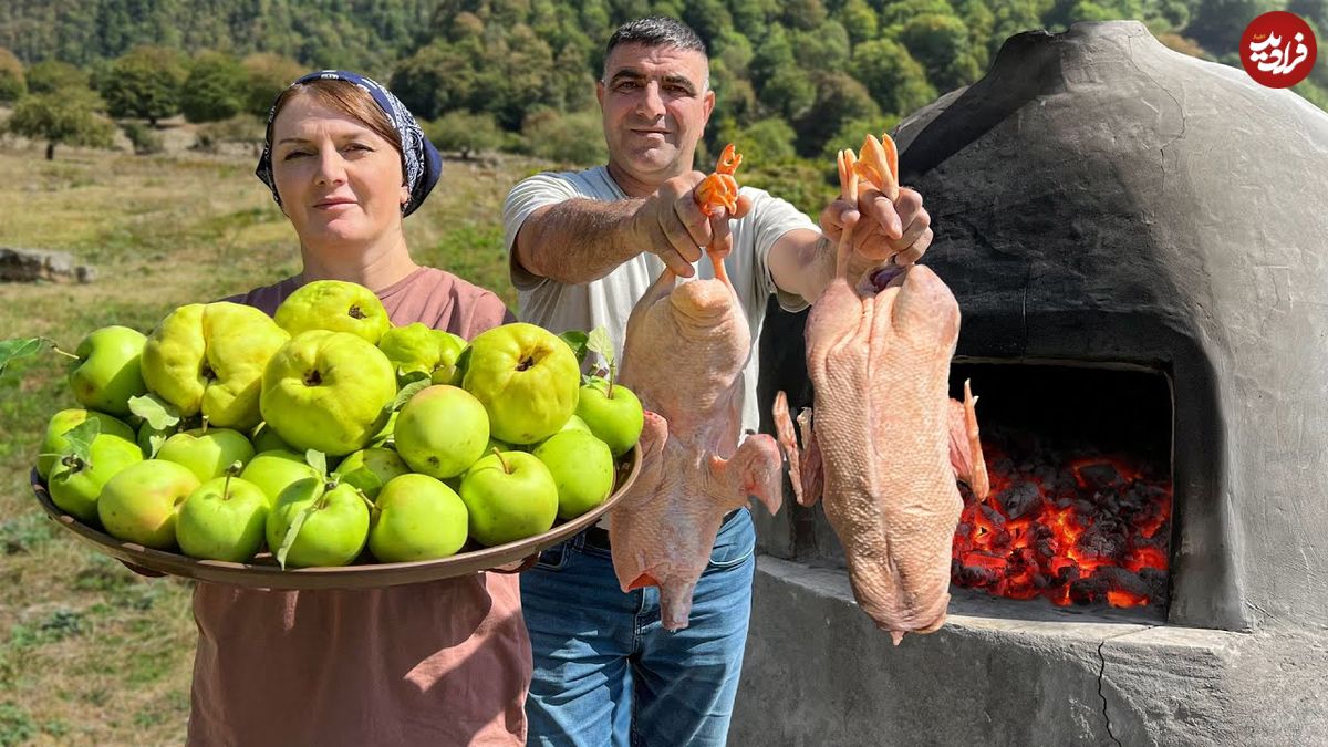 ببینید| غذای روستایی در آذربایجان؛ تهیه اردک شکم پر و پخت کیک اسفنجی