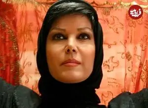 عکس| سفر در زمان؛ «فرزانه کابلی» در 74 سالگی و در تخت جمشید؛ سال 1402