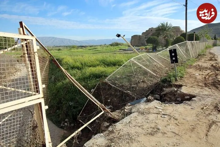 تخریب بخشی از حصار فلزی کاخ اردشیر بابکان فیروزآباد بر اثر سیلاب/به کاخ ساسانی آسیبی نرسید