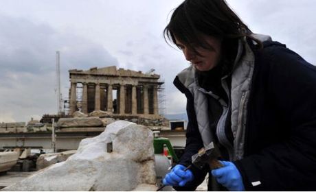کشف مقبره‌ باستانی از دوره فینیقی‌ها در یونان
