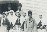 عکس دسته‌جمعی «خواجگان» حرمسرای ناصرالدین شاه