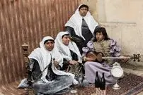 تصاویر| سفر به دوران قاجار؛ از «عکس یادگاری خواجه و خاصه‌تراش» تا «خرسواری در چهارباغ»