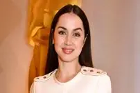 عکس| سفر در زمان؛ «آنا د آرماس» در هفته مد پاریس در موزه لوور؛ سال 1400