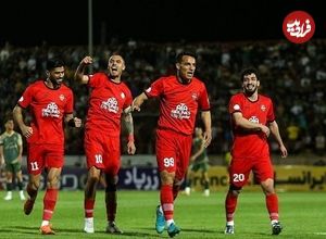 عکس؛ جام قهرمانی روی لوگو تراکتور افتاد
