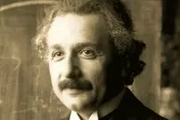 عکس| سفر در زمان؛ «انیشتین 42 ساله» در باغ لرد هالدین در لندن؛ سال 1299