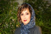 عکس| سفر زمان؛ چهرۀ خندان «تینا وصال» در اتاق گریم «بچه مهندس» در کنار «جواد جوادی»