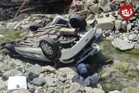 ببینید| سقوط پژو ۲۰۶ به عمق دره در بزرگراه خرازی؛ وضعیت خودرو متلاشی را ببینید