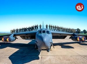 تعداد خدمه بمب‌افکن B-52 چند نفر است؟