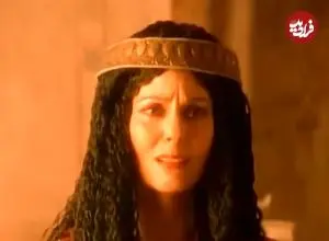 عکس| سفر زمان؛ بازیگر آمریکایی نقش «زلیخا» بعد از 30 سال در پشت‌صحنه یک تئاتر در نیویورک