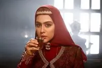 عکس| سفر در زمان؛ «میترا رفیع» با ظاهر متفاوت در یک کافه و در 30 سالگی