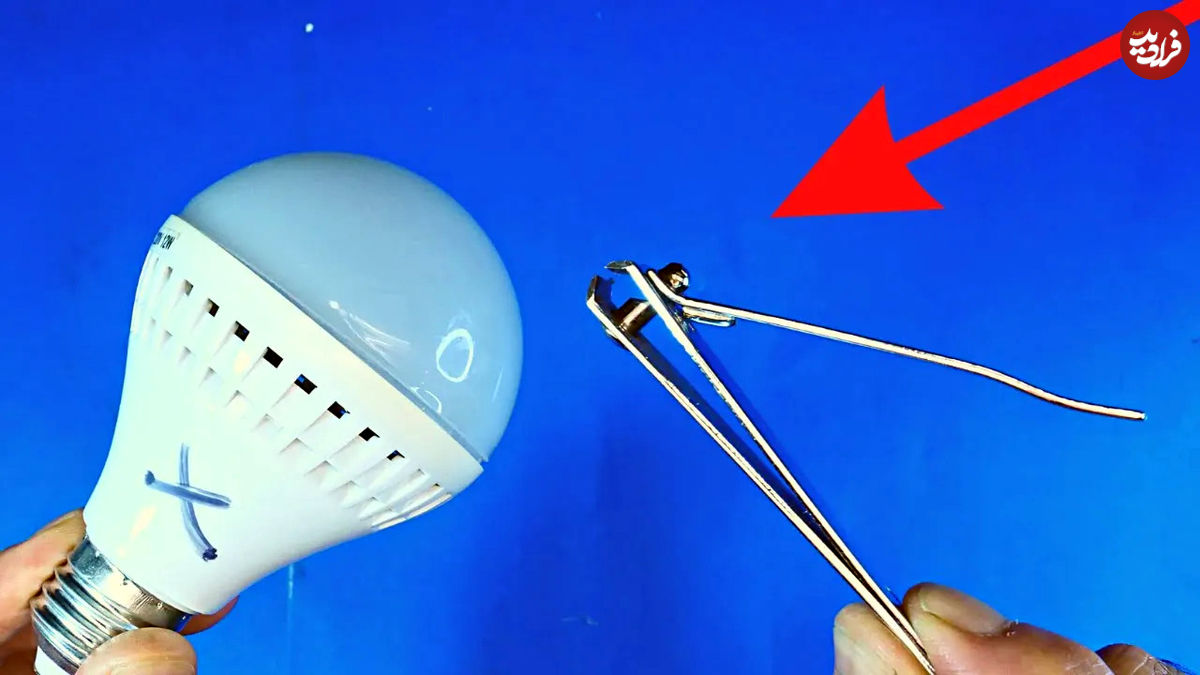 (ویدئو) نحوه تعمیر لامپ LED با کمک ناخن گیر! 
