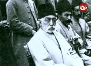 عکس| سفر زمان؛ عکس دسته‌جمعی درباریان در خانۀ «مخبرالدوله»؛ 132 سال قبل
