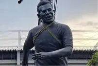 ببینید| نصب مجسمه پله مقابل ورزشگاه جام جهانی ۲۰۲۶