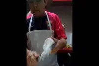 (ویدئو) سرعت خارق العاده یک آشپز در برش زدن پیاز!