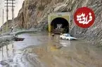 عکس| سفر به ایران قدیم؛ یک خانواده با خودرویی کلاسیک در جاده چالوس؛ سال 1339