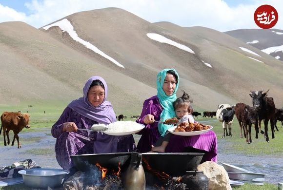 ببینید؛ غذای عشایری در افغانستان؛ برداشت قارچ و سبزی وحشی و پخت غذا با مرغ