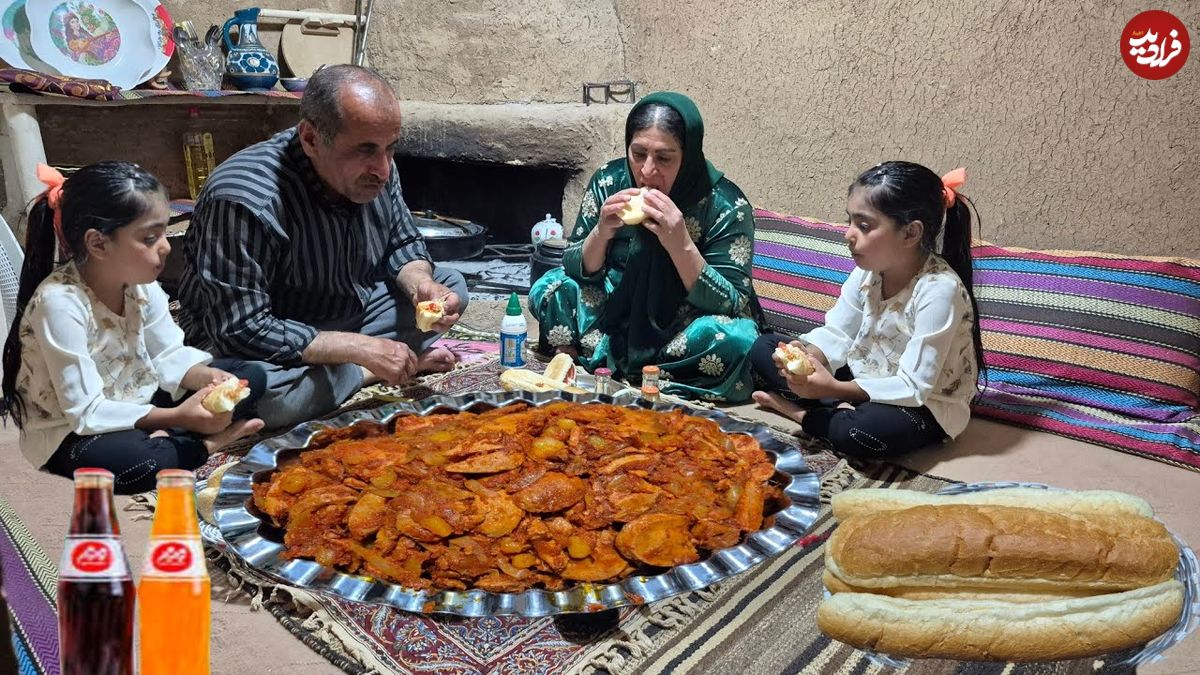 ببینید؛ غذای روستایی در ایران؛ پخت سوسیس بندری توسط زوج روستایی
