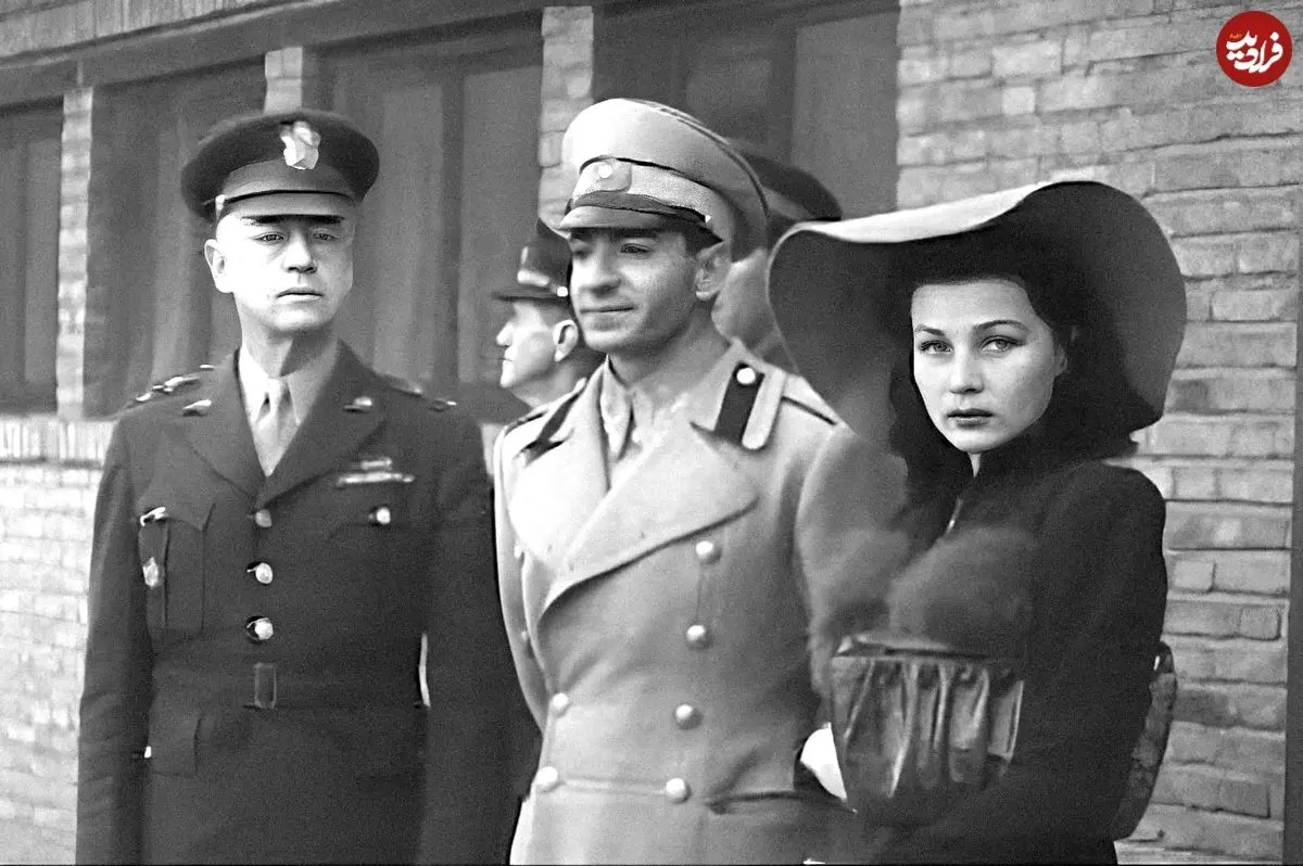 عکس| سفر در زمان؛ «فوزیه ملکه سابق ایران» به همراه فرزند و همسر دوم اش؛ سال 1334