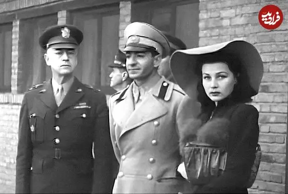 عکس| سفر در زمان؛ «فوزیه ملکه سابق ایران» به همراه فرزند و همسر دوم اش؛ سال 1334