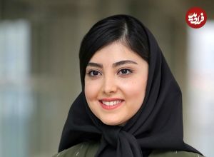 عکس| سفر در زمان؛ چهره «زیبا کرمعلی» در 21 سالگی در کنار دریا؛ سال 1396