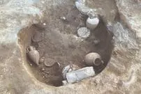 کشف مقبره‌ای پر از «کوزه» از یک تمدن ایتالیایی قبل از «روم باستان»