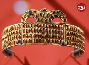 عکس| نیم‌تاجی مجلل از جنس طلا و لعل