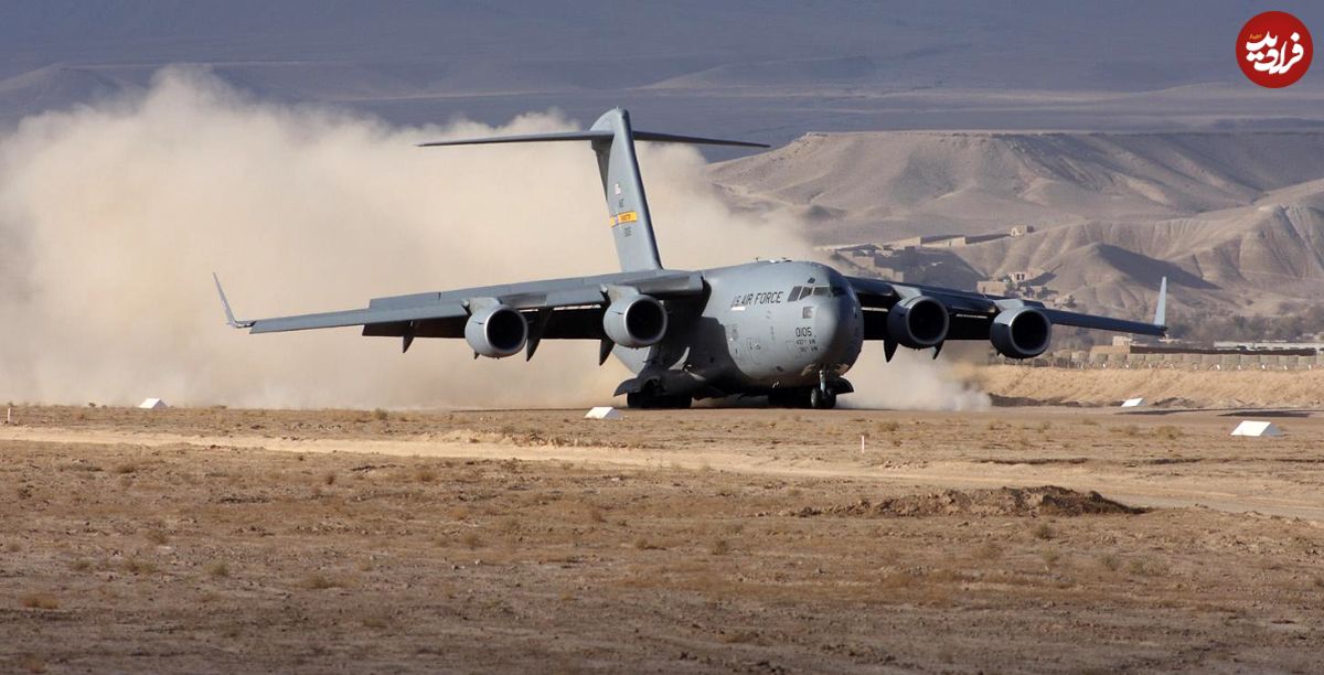 (ویدئو) لحظه فرود بزرگترین هواپیمای ترابری نظامی آمریکا در باند خاکی

