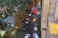 (ویدیو) اقدام قابل تحسین مردم با دیدن ماشین آتش‌نشانی در شلوغ‌ترین نقطه تهران