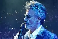 عکس| سفر در زمان؛ «معین» در حال اجرا کردن بدون عینک و در جوانی؛ دهه 50