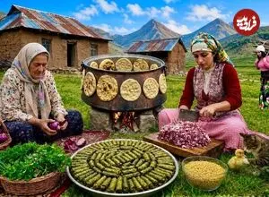 ببینید| غذای روستایی در ایران؛ پخت دلمه برگ مو و تهیه نان سنتی در دیگی بزرگ