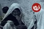 عکس| سفر زمان؛ صبحانه خوردن در حیاط یک خانه روستایی؛ 80 سال قبل