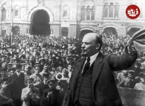 عکس| سفر در زمان؛ «لنین» به همراه ماکسیم گورکی و در حاشیه یک کنگره؛ سال 1298