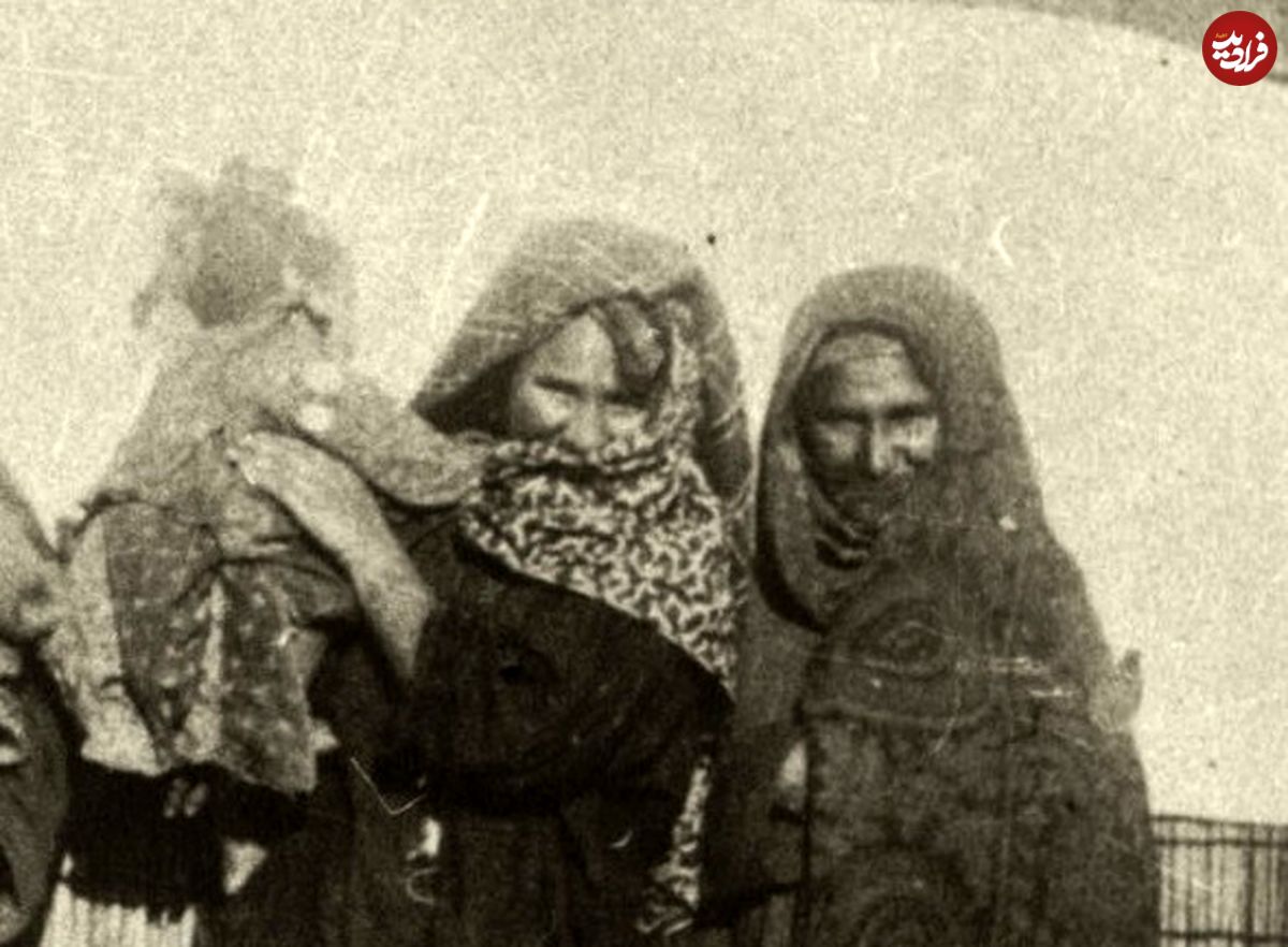 عکس؛ سفر به تاریخ؛ عکس یادگاری «عروس ترکمن» در کنار خانوادهاش در دوران قاجار