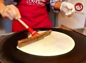 ببینید| غذای خیابانی در ژاپن؛ تهیه پنکیک میوه ای در توکیو