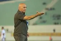 عکس| موتورسواری علیرضا منصوریان در زمین چمن سوژه شد 