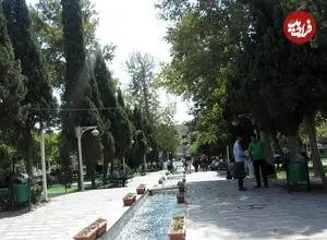 عکس| سفر به تهران قدیم؛ «جوان تهرانی در حال ژست گرفتن در پارک دانشجو»؛ سال 1352