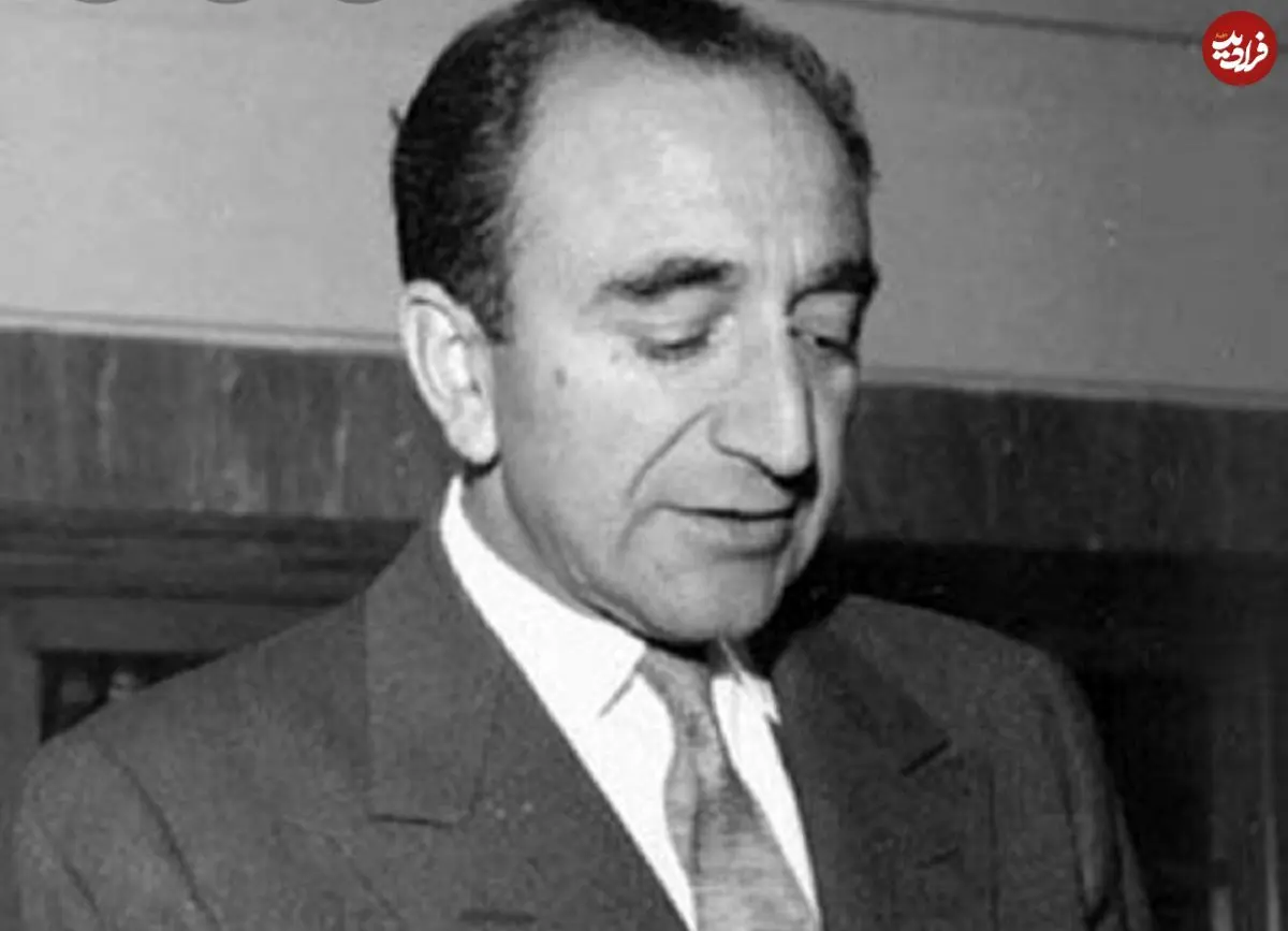 سفر در زمان؛ یادداشت‌های علم، سه شنبه ۱۱ اردیبهشت ۱۳۵۲: نهاوندی، رئیس دانشگاه تهران می‌گفت در دانشکده پلی تکنیک بی‌جهت بچه‌هایی را که اجتماع کرده بودند کتک زدند