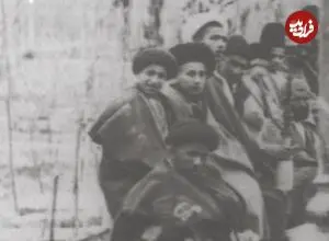 عکس| سفر زمان؛ مراسم جشن نیمه شعبان در حیاط یک عمارت اشرافی؛ 140 سال قبل