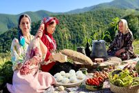 ببینید؛ غذای روستایی در ایران؛ پخت آبگوشت اصیل و نان تافتون