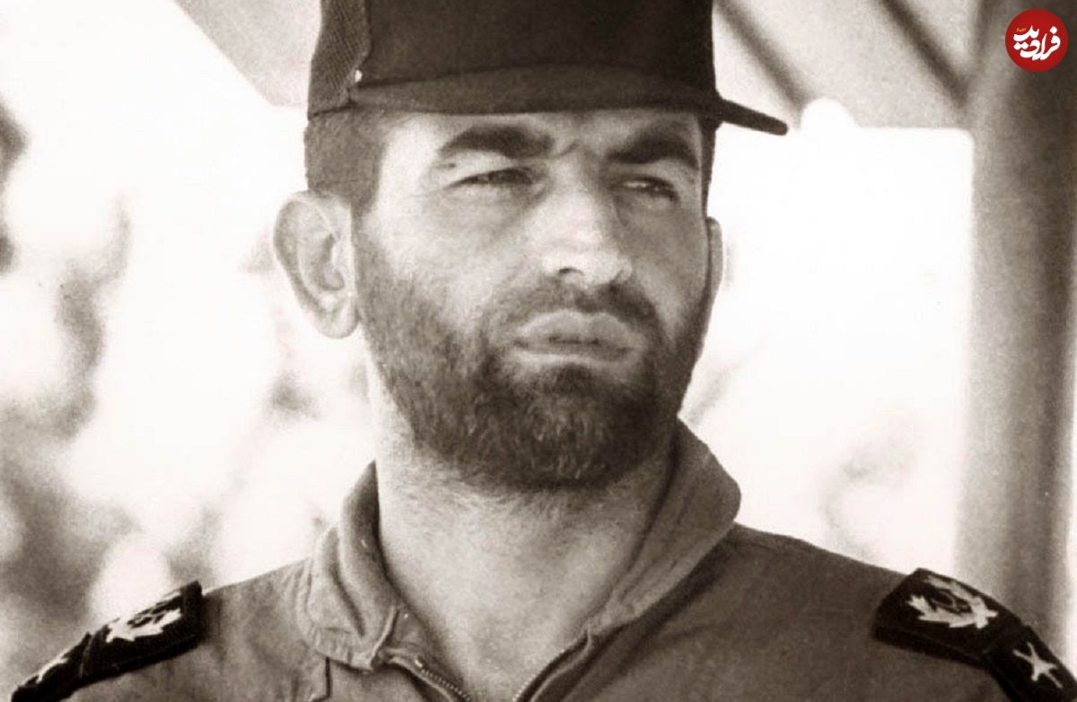 عکس؛ سفر در زمان؛ «محمد و حسین» فرزندان «شهید عباس بابایی» در لباس خلبانی؛ دهه 60