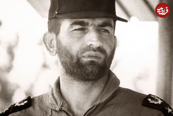 عکس؛ سفر در زمان؛ «محمد و حسین» فرزندان «شهید عباس بابایی» در لباس خلبانی؛ دهه 60