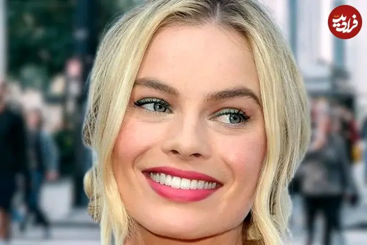 عکس| سفر در زمان؛ «مارگو رابی» در فرودگاه بین‌المللی لس آنجلس؛ سال 1393