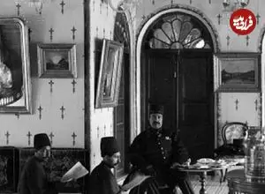 عکس| سفر به ایران قدیم؛ خبرخوانی ناصرالدین شاه؛ گوشه‌ای از زندگی سلطنتی در عصر قاجار 